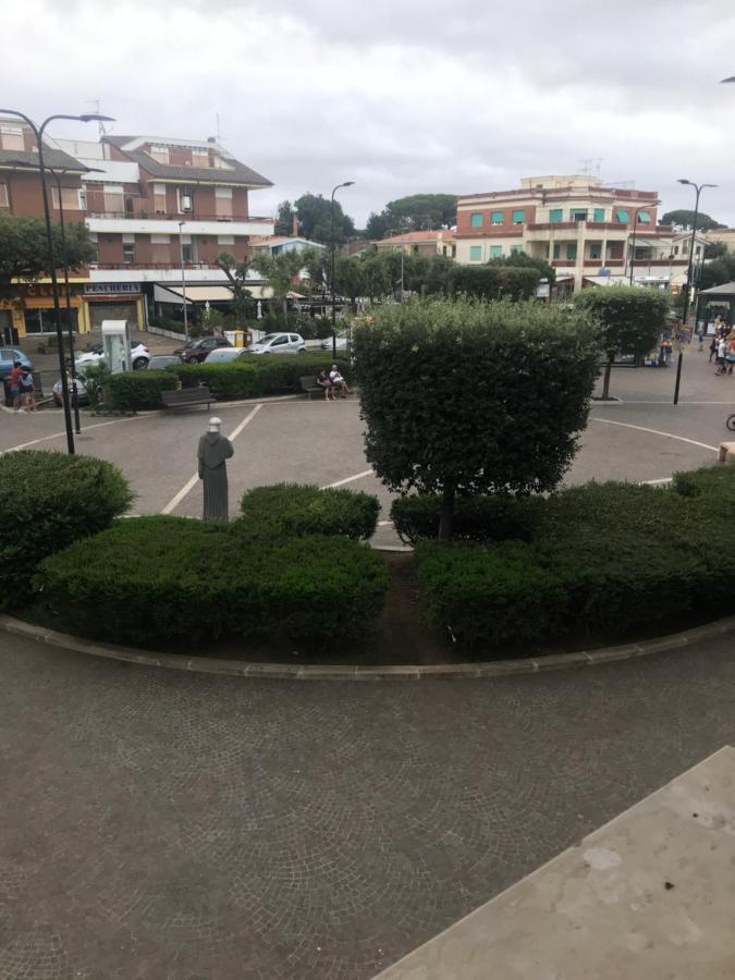 Appartamento Sulla Piazza 90 M Dal Mare Анцио Экстерьер фото